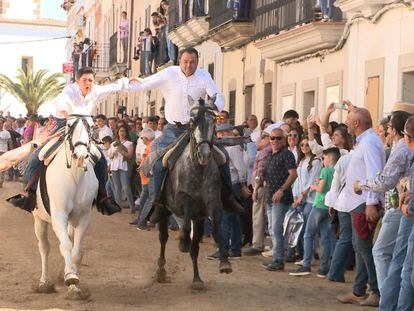 Celebración del tradicional del Día de la Luz en la localidad cacereña de Arroyo de la Luz en el que las carreras de caballos son las protagonistas.