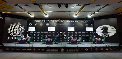 Vista general de la sala de juego, sin público, del Torneo de Candidatos en Yekaterimburgo