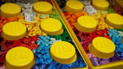 Piezas de Lego en una juguetería de Bonn, Alemania.
 