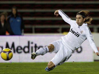 Sergio Ramos marca el tercer gol de Real Madrid.
