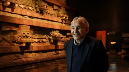 Enrique Federico Florescano Mayet durante el recorrido por el Museo de Antropología.