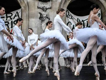En vídeo, el espectáculo de las bailarinas del Ballet de la Ópera de París.
