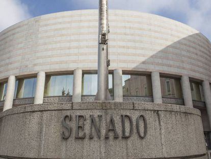 Fachada exterior del edificio del Senado, en Madrid.