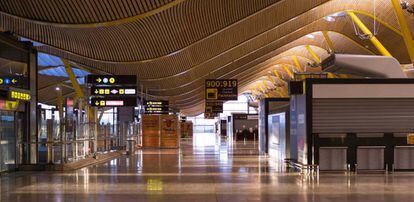 Terminal 4 de Barajas, sin viajeros por las prohiciones de vuelo.