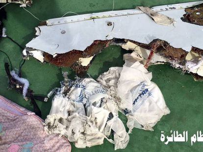 Restes trobades de l'avió d'EgyptAir, la setmana passada.