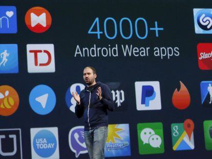 David Singleton, director de Android Wear, durante la conferencia de desarrolladores de Google, este jueves.