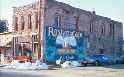 El popular Roslyn Cafe, protagonista silencioso de los títulos de crédito de 'Doctor en Alaska'.