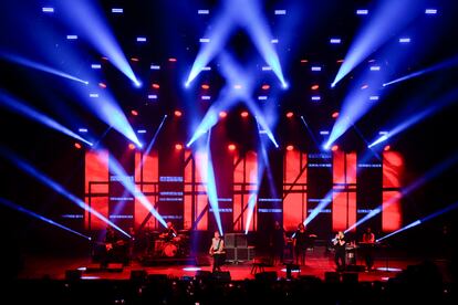 Imagen de todo el escenario del concierto de Sting en Madrid.