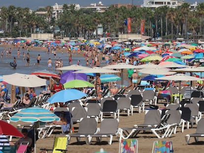 Playa de Llevant en Salou, un día de agosto.