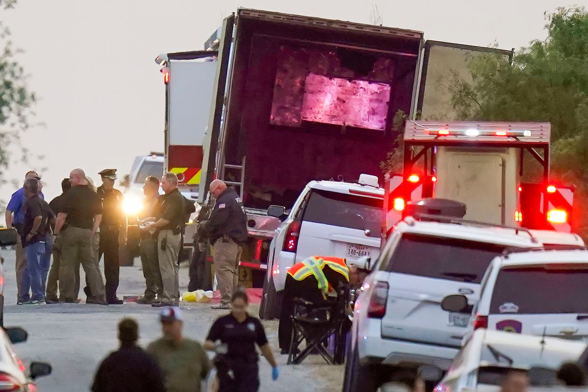 El tráiler de la tragedia de Texas pasó por dos controles de seguridad