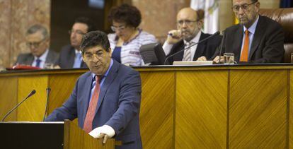 Diego Valderas en su intervención en el Parlamento.