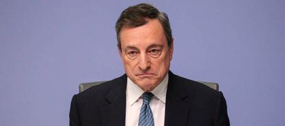 El presidente del Banco Central Europeo (BCE), Mario Draghi, ofrece una rueda de prensa en Fr&aacute;ncfort, Alemania, el 13 de diciembre del 2018. 