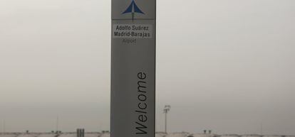 Logo de Aena en la Terminal 4 del Aeropuerto Adolfo Suarez Madrid-Barajas en Madrid.