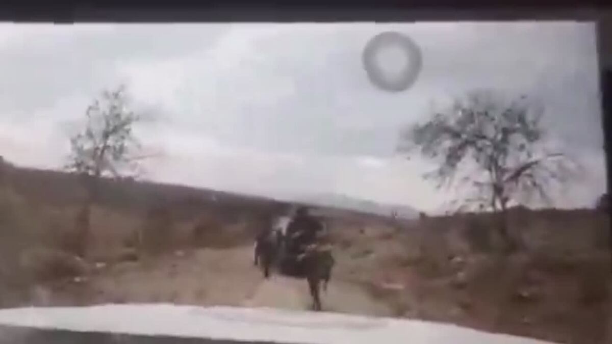 Un video revela el ataque a militares con una mina explosiva en Jalisco |  EL PAÍS México