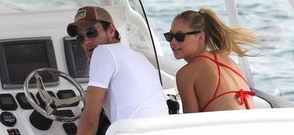 El cantante y su novia, la tenista Anna Kournikova, en Miami.