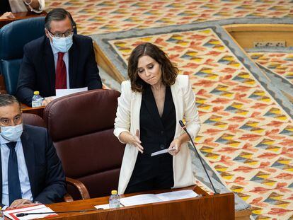 La presidenta de la Comunidad de Madrid, Isabel Díaz Ayuso, en una sesión de control al Gobierno regional, en la Asamblea de Madrid