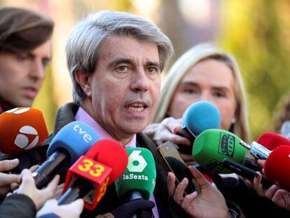 El presidente de la Comunidad de Madrid, Angel Garrido, haciendo declaraciones a los medios en un acto reciente. 
