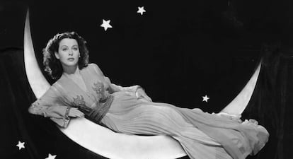 Hedy Lamarr en 1943 en el rodaje del film Mundo celestial (The havenly body).