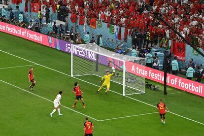 Zakaria Aboukhlal anota el segundo gol de Marruecos en su victoria frente a Bélgica.
