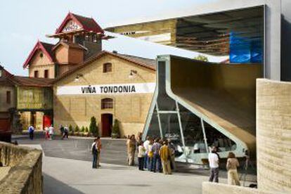 La bodega Viña Tondonia, en Haro (La Rioja), con un espacio proyectado por la arquitecta Zaha Hadid.