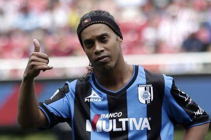Ronaldinho, ayer en el partido ante el Chivas. 