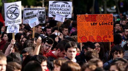 Un aspecto de la manifestación estudiantil celebrada el 20-N en Valencia.