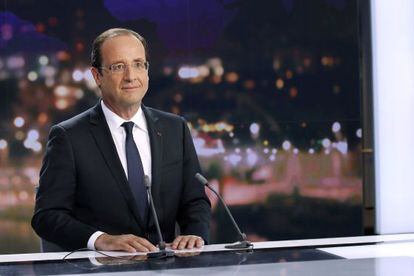 El presidente Fran&ccedil;ois Hollande en el plat&oacute; de la cadena France 2.