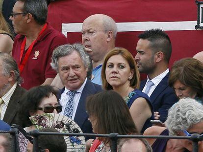 López del Hierro y Cospedal, en una corrida en Sevilla.