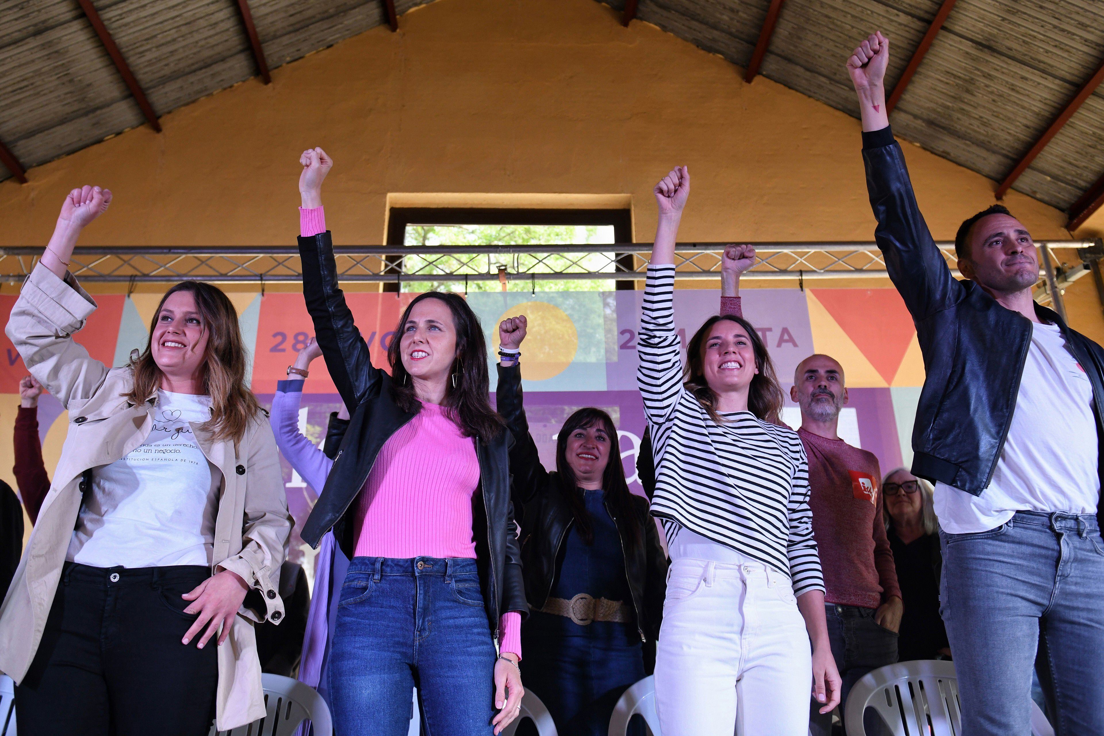 La candidata a la Presidencia de la Comunidad de Madrid, Alejandra Jacinto; la ministra de Derechos Sociales y Agenda 2030 y secretaria general de Podemos, Ione Belarra; la ministra de Igualdad, Irene Montero, y el candidato de Podemos a la Alcaldía de Madrid, Roberto Sotomayo, el viernes en Madrid.