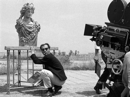 El realizador francés Jean-Luc Godard durante el rodaje de 'El desprecio', en 1963 en Italia.