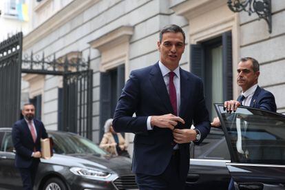 El candidato a la investidura, Pedro Sánchez, llega al Congreso de los Diputados este miércoles. 