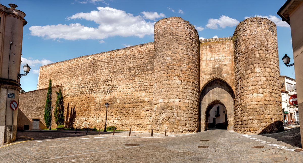 Puerta de Herreros en Almazán, en la que en la Edad Media un tercio de la población era judía.
