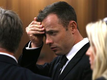 Pistorius, con gesto de preocupaci&oacute;n en el tercer d&iacute;a del juicio por el homicidio de su novia.
 
 
 