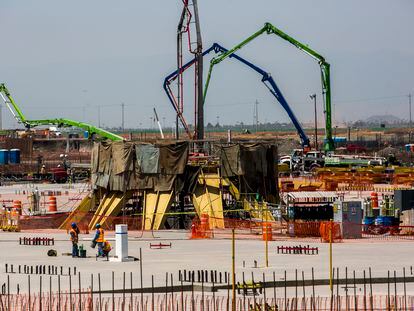Obras del aeropuerto iniciado por Enrique Peña Nieto en Texcoco (Estado de México), en abril de 2018.