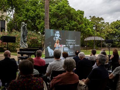 Intervención de la hija de Josep Maria Benet en el homenaje al dramaturgo celebrado este domingo.