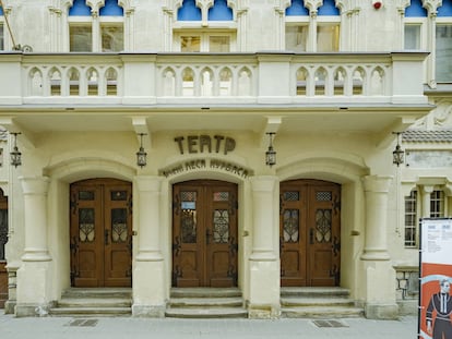 Refugiados en el teatro