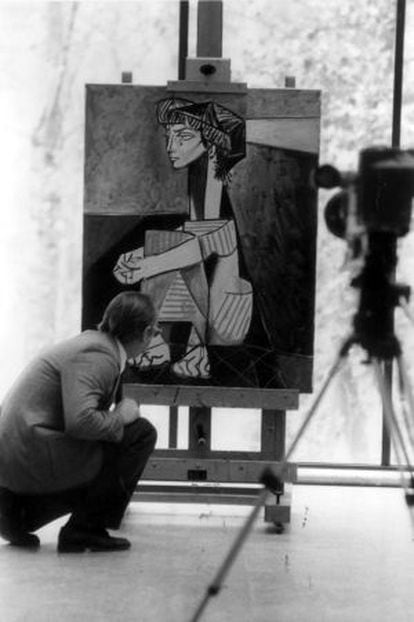 'Jacqueline en cuclillas' (1954), una de las 61 obras exhibidas en la exposición 'Pablo Picasso en Madrid' en el MEAC, que forman parte de la colección privada de su viuda, Jacqueline.
