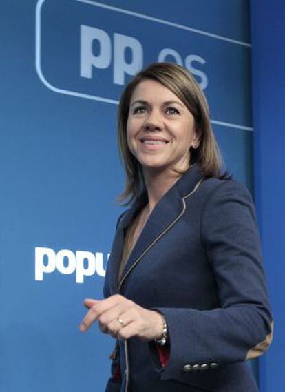 La secretaria general del PP, María Dolores de Cospedal, comparece en rueda de prensa.