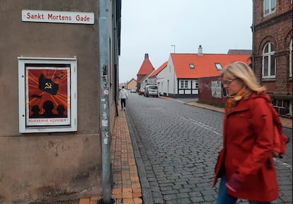 Un cartel del Museo de Bornholm que rezaba "¡Que vienen los rusos!", el jueves en Ronne (Dinamarca).