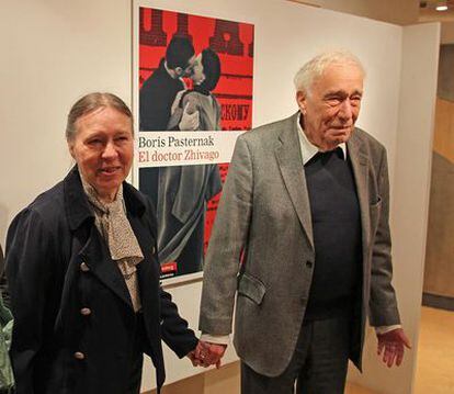 Evgeni Pasternak, hijo primogénito de Borís Paternak, y su mujer Elena, durante la presentación del libro en Madrid.