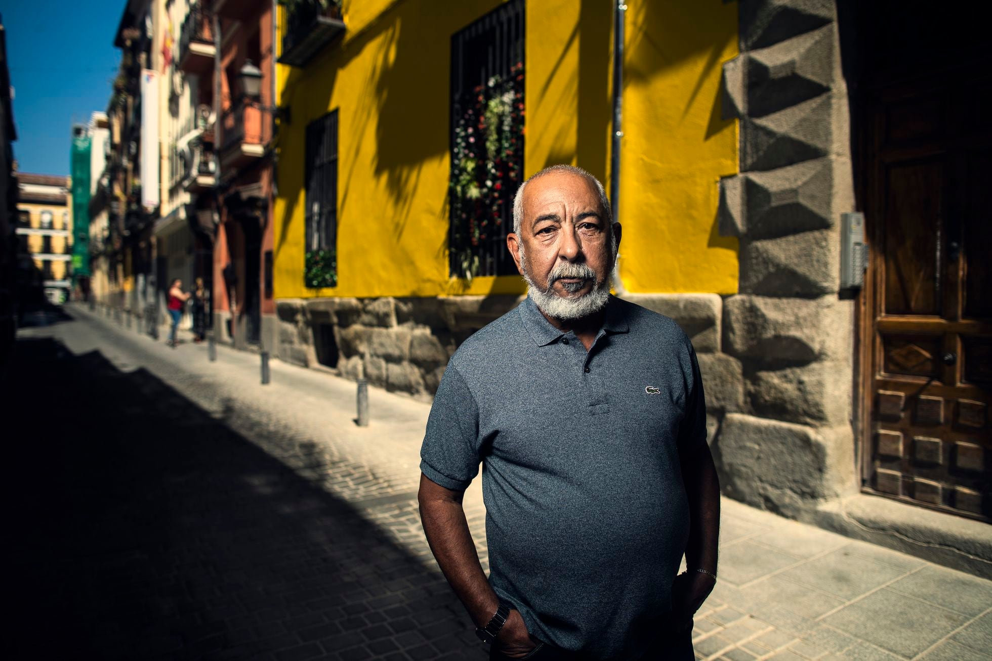 Der kubanische Schriftsteller Leonardo Padura, in Lavapiés, Madrid. | Bildquelle: El Pais © Samuel Sánchez | Bilder sind in der Regel urheberrechtlich geschützt