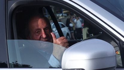 Juan Carlos I, a su llegada en coche el jueves a Sanxenxo.