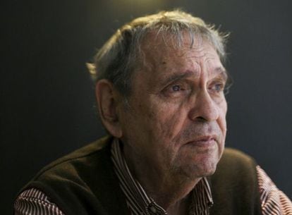 El poeta venezolano Rafael Cadenas, retratado en Madrid en 2015.