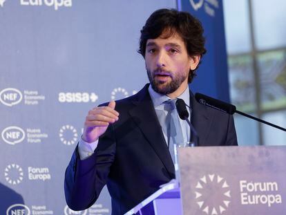 El eurodiputado de Cs y presidente de la comisión de Asuntos Jurídicos del Parlamento Europeo, Adrián Vázquez, interviene en el Forum Europa, este jueves, en Madrid.