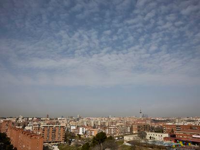 La boina de contaminación de Madrid, el pasado febrero.