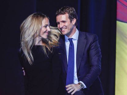 Cayetana Álvarez de Toledo, con Pablo Casado, durante el acto del PP del miércoles en Barcelona.