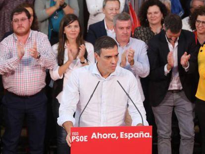 El presidente del Gobierno en funciones Pedro Sánchez durante el acto de precampaña electoral que ha celebrado el PSOE en Vigo.