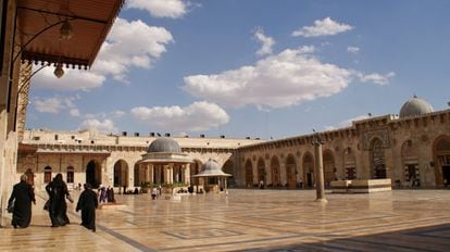 La mezquita de los Omeyas, o Gran mezquita de Alepo, la más grande de la ciudad. Foto tomada el 6 de octubre de 2010.