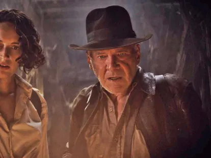 Phoebe Waller-Bridge y Harrison Ford, en una imagen de 'Indiana Jones y el dial del destino'.