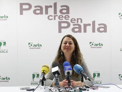 Beatriz Arceredillo, en la comparecencia en que anunci&oacute; su baja como militante del PSOE y que se presentar&aacute; al frente de un nuevo partido local.